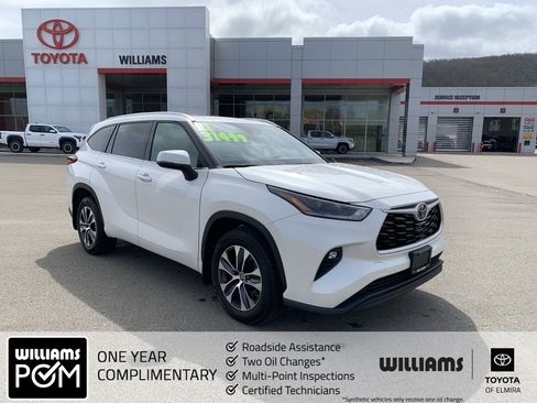 Certified 2021 Toyota Highlander XLE image 1