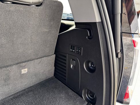 Used 2018 GMC Yukon Denali w/ Open Road Package image 27