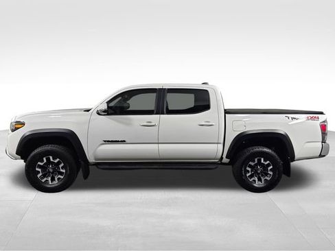 Used 2023 Toyota Tacoma TRD Off-Road AWD/4WD image 4