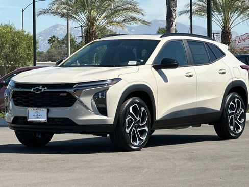 New 2026 Chevrolet Trax RS w/ Sunroof Package image 8