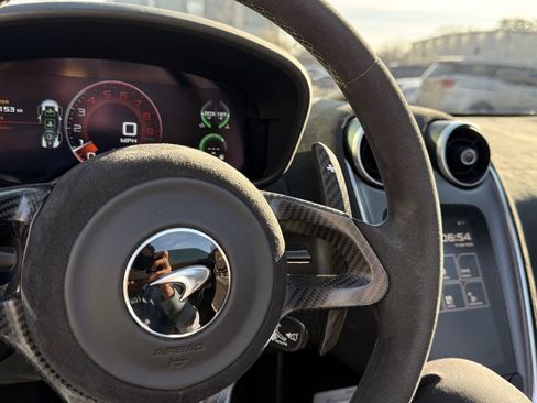 Used 2020 McLaren 600LT Spider image 38