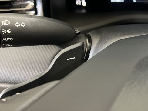 Used 2025 Toyota Camry SE FWD image 38