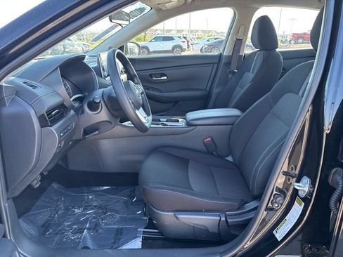 Used 2025 Nissan Sentra SV FWD image 14