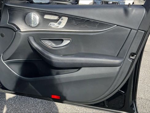 Used 2017 Mercedes-Benz E 300 image 22