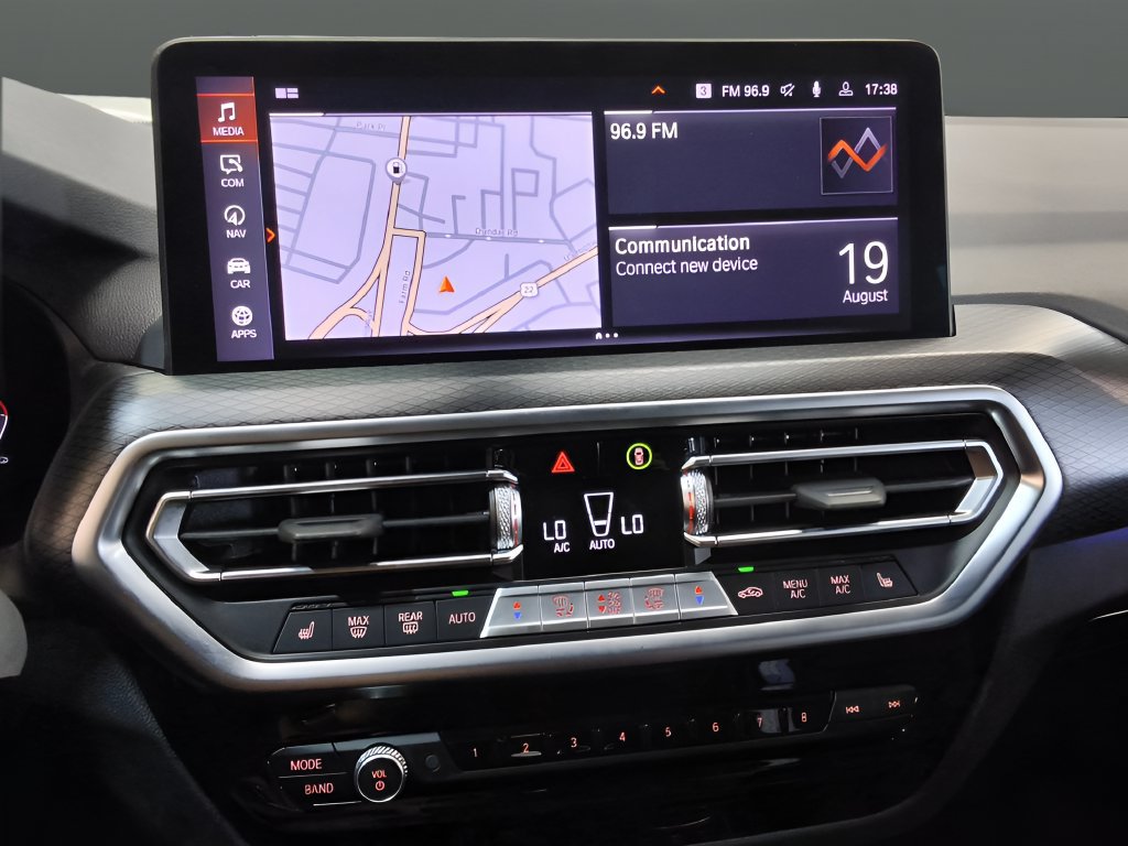 Used 2024 BMW X3 xDrive30i AWD/4WD image 16