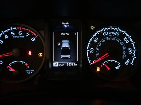 Used 2021 Toyota Tacoma SR w/ SR Convenience Package RWD image 13