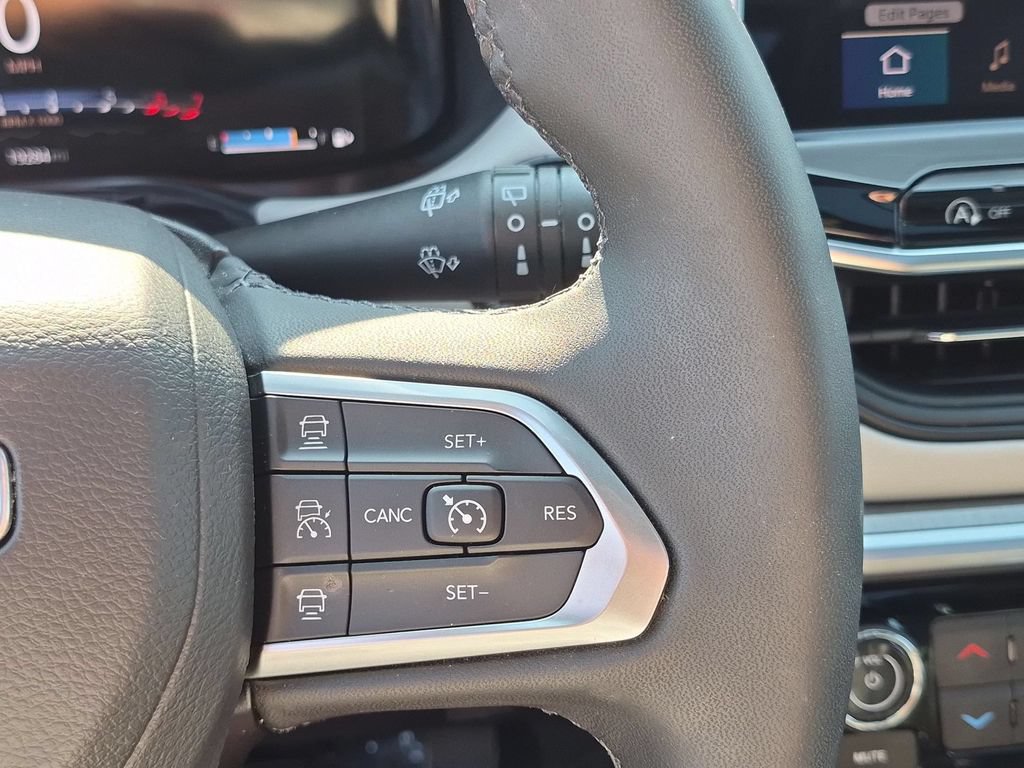 Certified 2025 Jeep Compass Limited w/ Elite Group AWD/4WD image 15