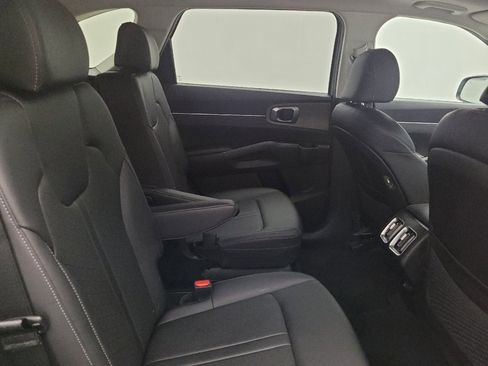 Used 2023 Kia Sorento EX w/ Panoramic Sunroof Package FWD image 19