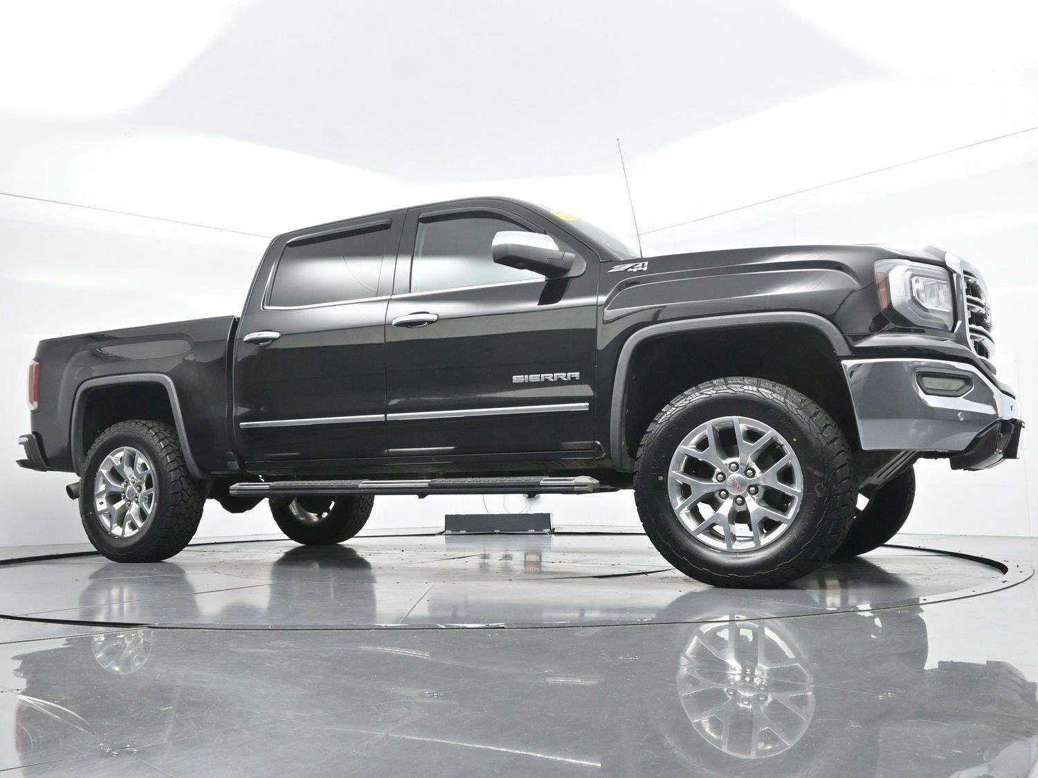Used 2017 GMC Sierra 1500 SLT w/ Enhanced Driver Alert Package AWD/4WD image 41
