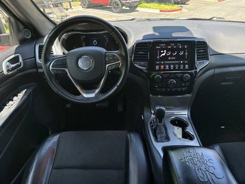Used 2021 Jeep Grand Cherokee Laredo X AWD/4WD image 25