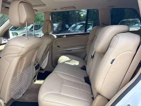 Used 2012 Mercedes-Benz GL 550 4MATIC image 17