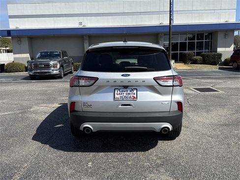 Used 2020 Ford Escape SE image 6
