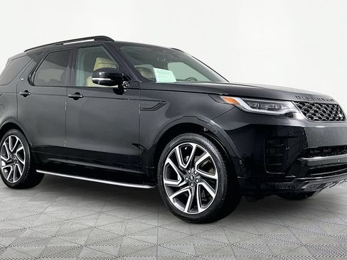 Used 2024 Land Rover Discovery Dynamic SE AWD/4WD image 3