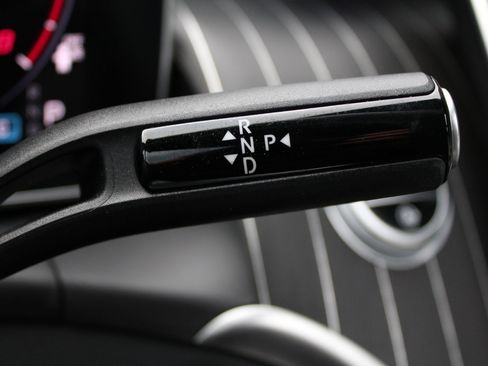 Used 2024 Mercedes-Benz GLC 300 4MATIC image 16