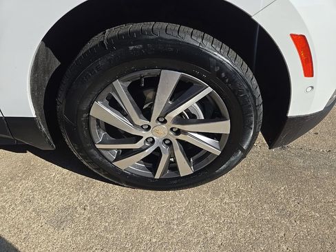 Used 2023 Chevrolet Equinox Premier AWD/4WD image 24