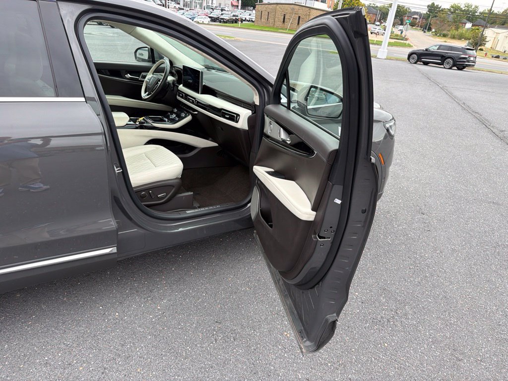 Certified 2022 Lincoln Nautilus Black Label w/ Class II Trailer Tow Package AWD/4WD image 24