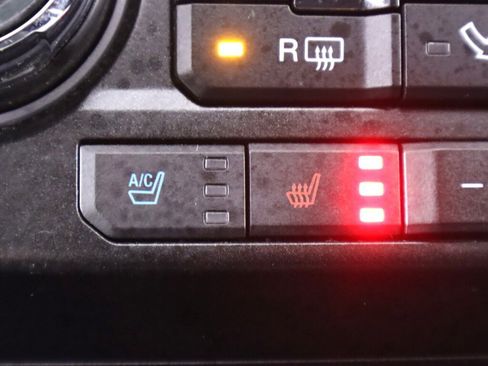 Used 2017 Ford F350 Lariat w/ Lariat Ultimate Package image 27