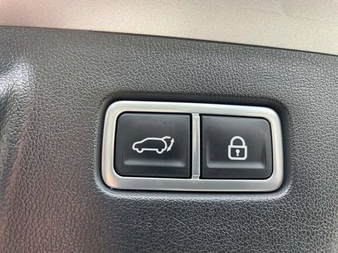 Used 2023 Kia Sorento SX Prestige w/ Panoramic Sunroof Package AWD/4WD image 11