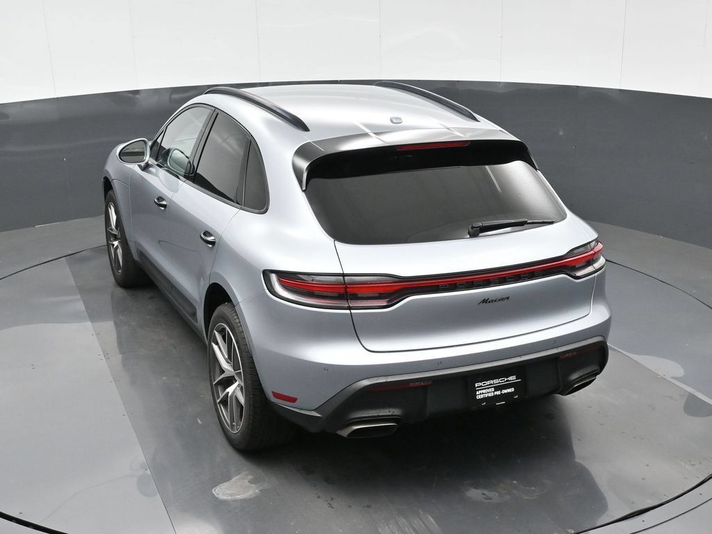 Certified 2022 Porsche Macan AWD/4WD image 28