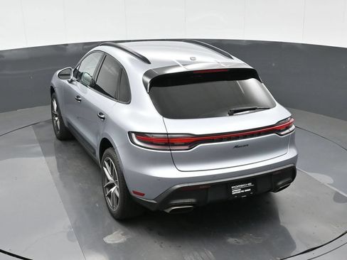 Certified 2022 Porsche Macan AWD/4WD image 28