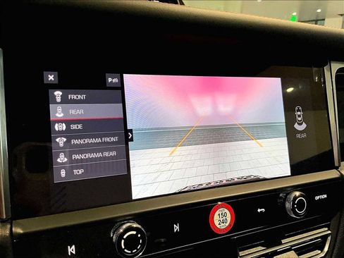 Used 2025 Porsche Macan image 28