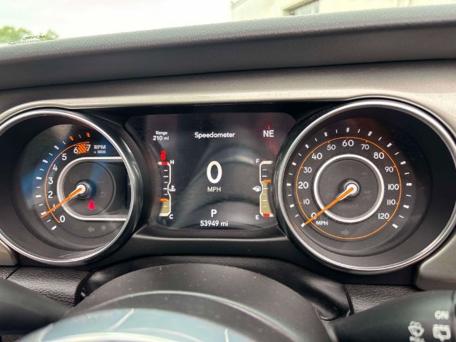 Used 2023 Jeep Wrangler Unlimited Sahara w/ Cold Weather Group AWD/4WD image 25