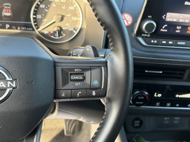 Used 2025 Nissan Rogue SV AWD/4WD image 26