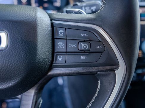 Used 2024 Jeep Grand Cherokee L Limited w/ Luxury Tech Group II image 7