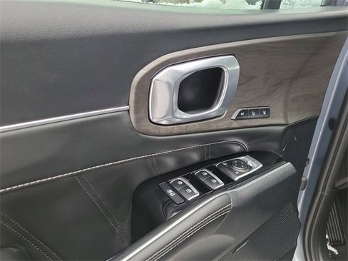 Certified 2024 Kia Sorento SX Prestige image 7