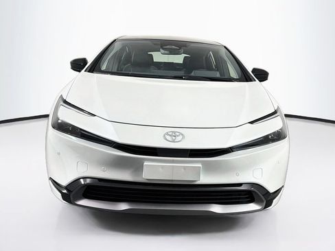 New 2027 Toyota Prius XLE FWD image 2