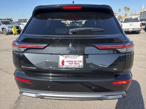 New 2026 Mitsubishi Outlander SE image 6