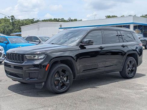 Used 2023 Jeep Grand Cherokee L Laredo RWD image 8