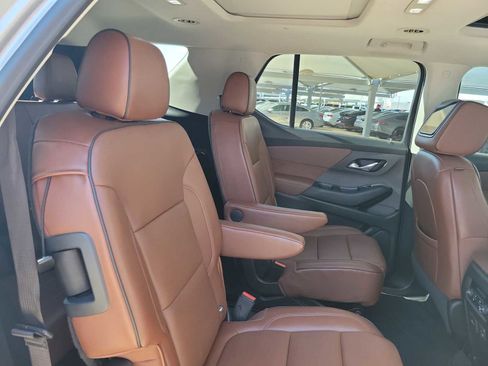 Used 2021 Chevrolet Traverse High Country FWD image 17