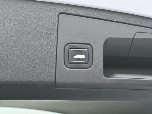 Used 2019 Cadillac XT4 Sport w/ Enhanced Visibility Package image 10