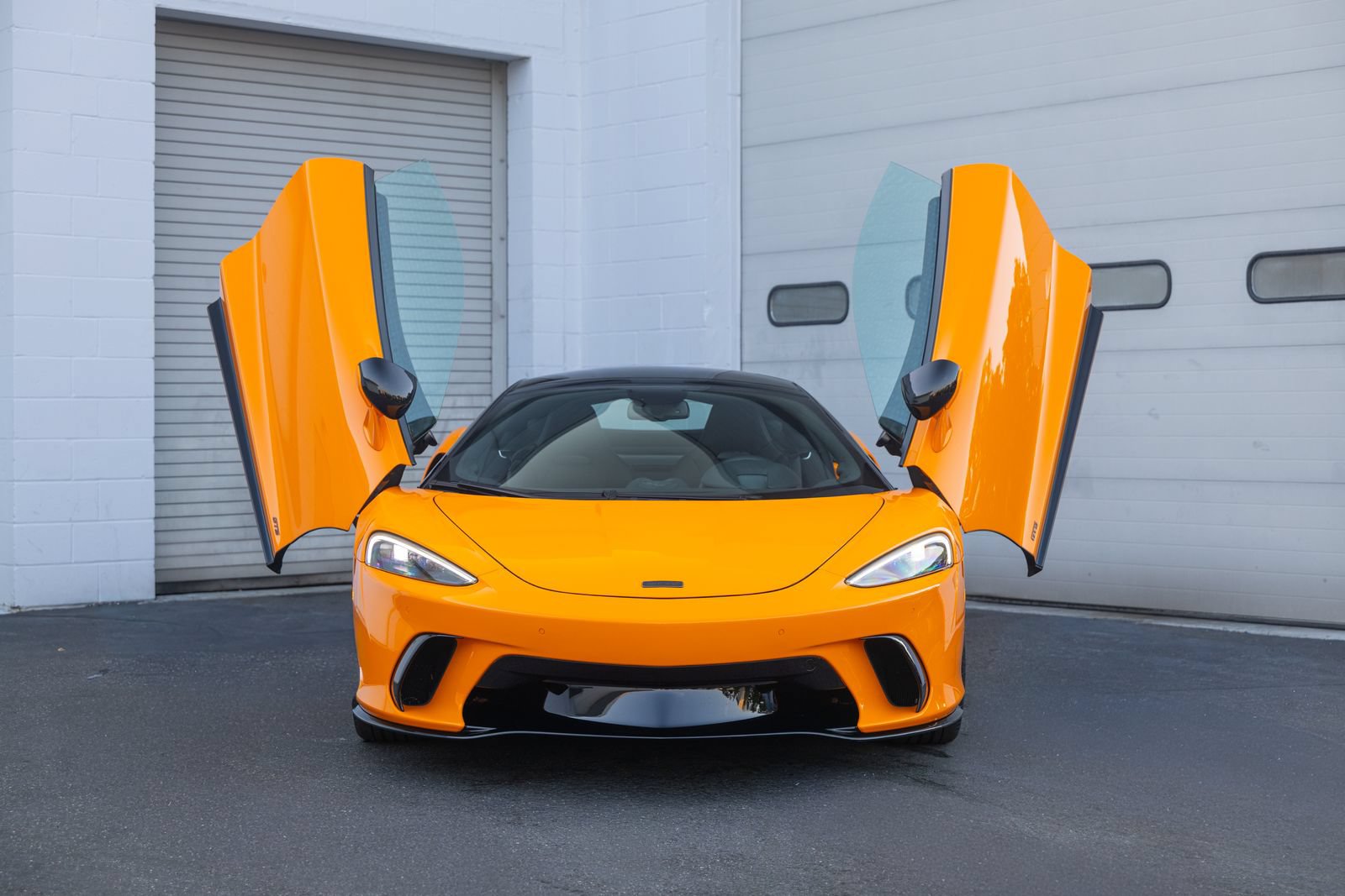 Used 2025 McLaren GTS RWD image 40