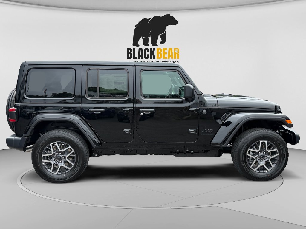 New 2026 Jeep Wrangler Unlimited Sahara AWD/4WD image 2