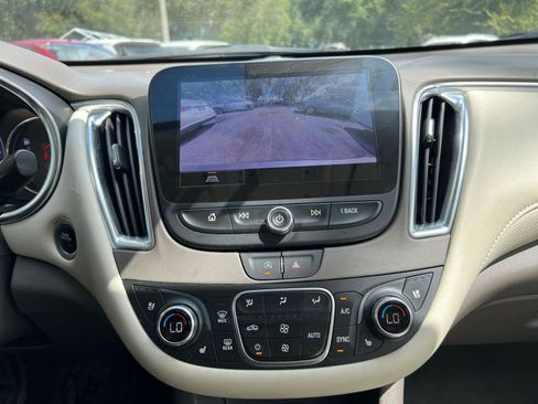 Used 2024 Chevrolet Malibu LT image 17