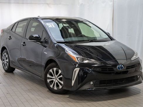 Used 2021 Toyota Prius LE image 1