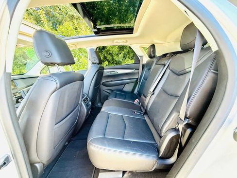 Used 2017 Cadillac XT5 Luxury image 31