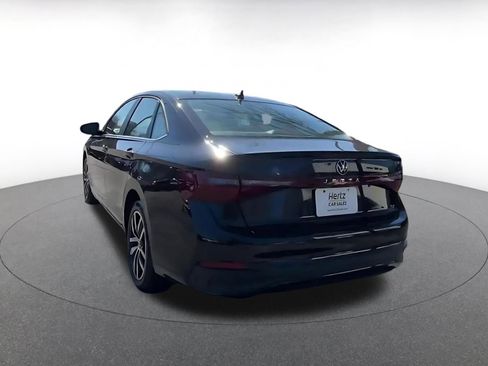 Used 2025 Volkswagen Jetta SE image 11