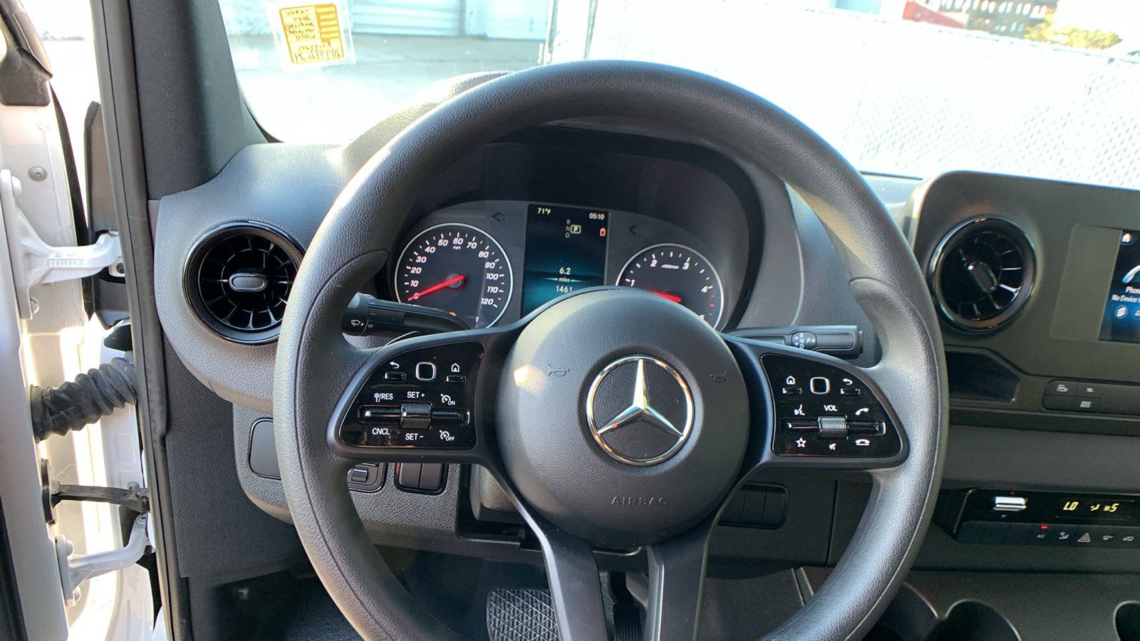 Used 2024 Mercedes-Benz Sprinter 2500 image 15