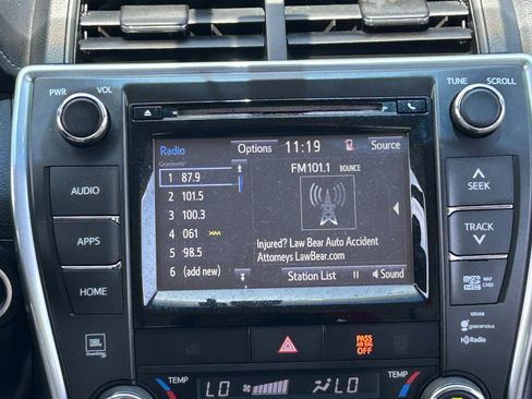 Used 2015 Toyota Camry XSE FWD image 18