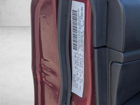 Used 2017 Jeep Grand Cherokee Overland image 18