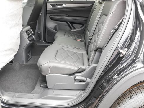 New 2026 Volkswagen Atlas Cross Sport SE AWD/4WD image 37