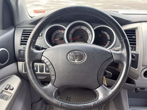 Used 2011 Toyota Tacoma 4x4 Access Cab w/ SR5 Pkg #2 image 16