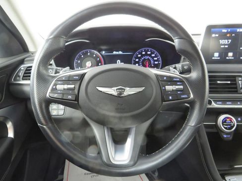 Used 2019 Genesis G70 2.0T Advanced image 13