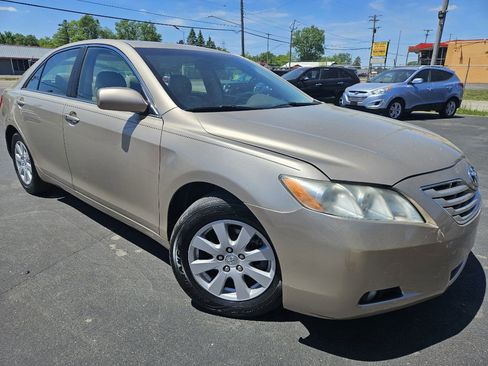 Used 2007 Toyota Camry LE FWD image 3