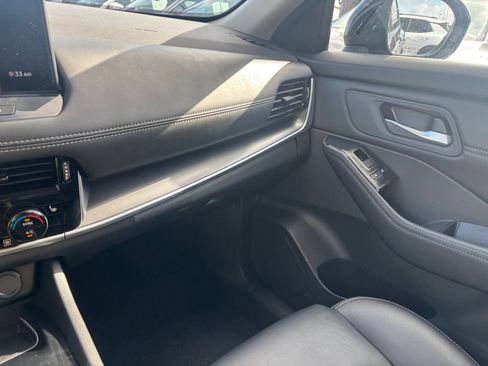 Used 2026 Nissan Rogue SL FWD image 37