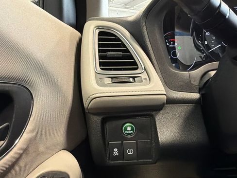 Used 2018 Honda HR-V EX image 14