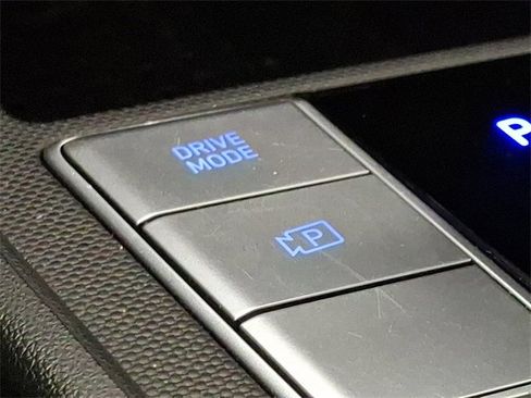 Used 2023 Hyundai Elantra SEL w/ Convenience Package image 25